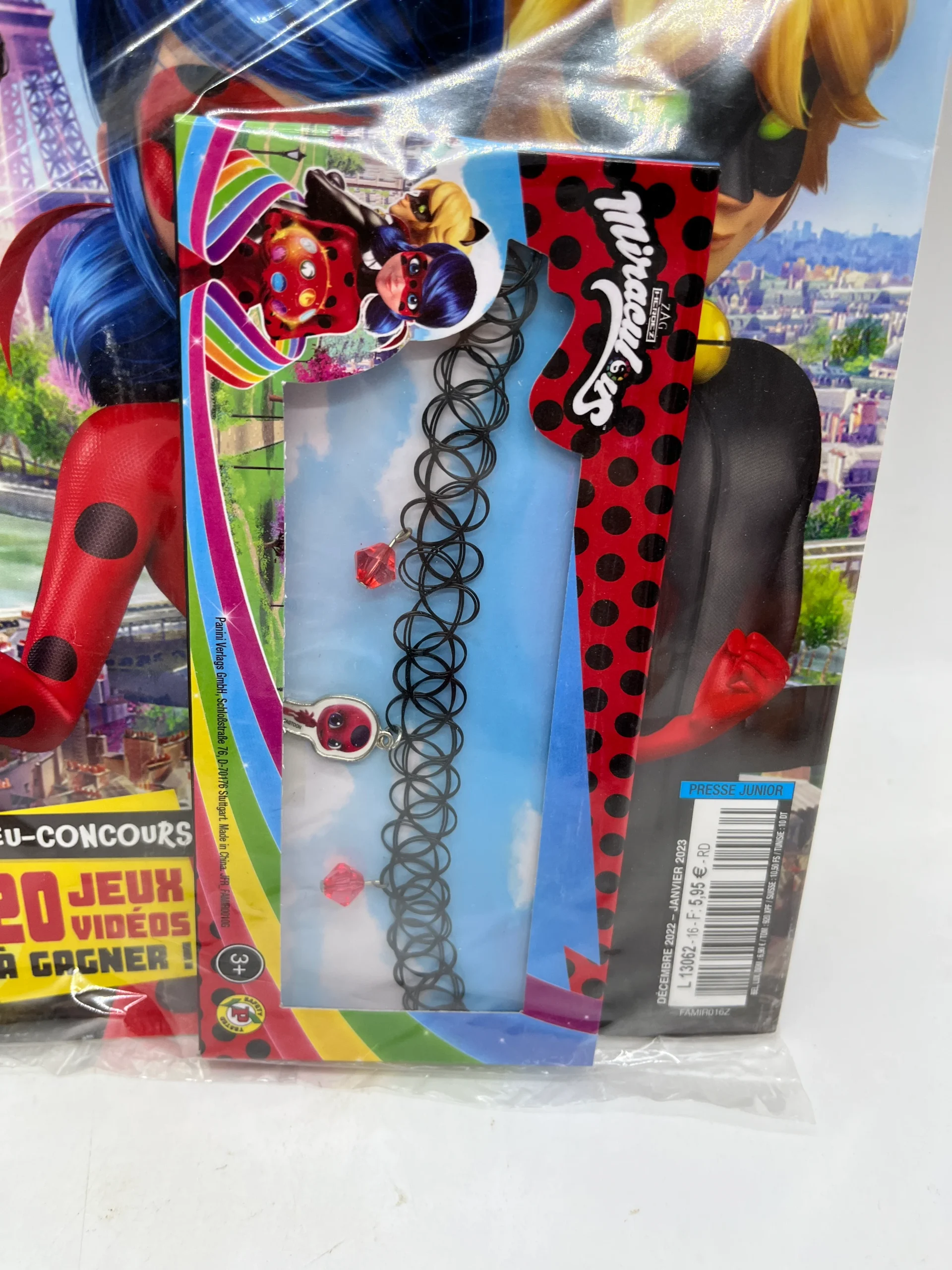livre d’activité Magazine Miraculous avec son collier Neuf ! – Image 3